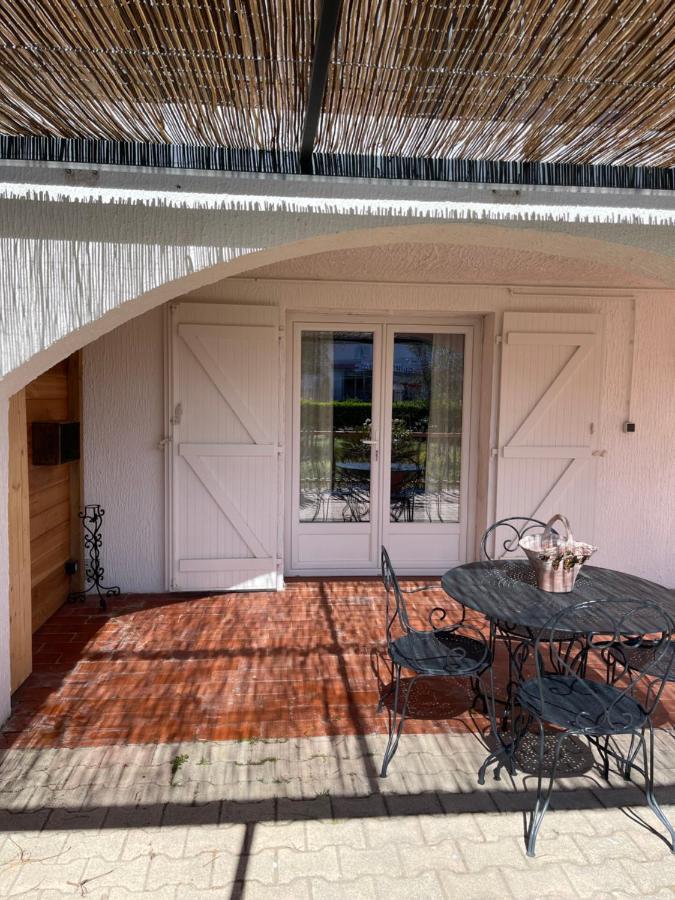 Apartamento Les Flo Location Aigues-Mortes Exterior foto
